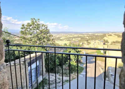 Vista exterior desde dormitorio doble de la casa rural Cal Roseto de Palou