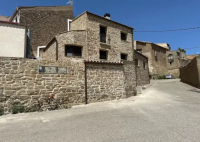 Fachada de la casa rural Cal Roseto de Palou