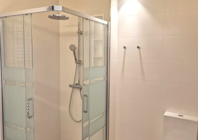 Baño completo de la casa rural Cal Roseto de Palou