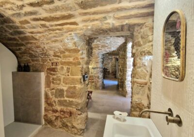 Baño completo de la casa rural Cal Roseto de Palou