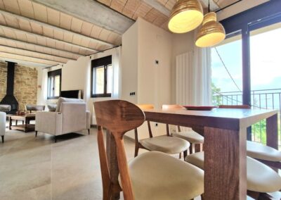 Comedor-cocina en casa rural Cal Roseto de Palou