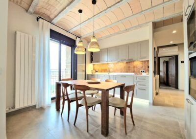 Comedor-cocina en casa rural Cal Roseto de Palou