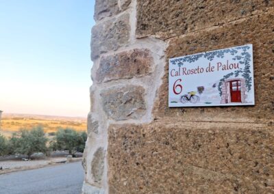 Fachada de la casa rural Cal Roseto de Palou