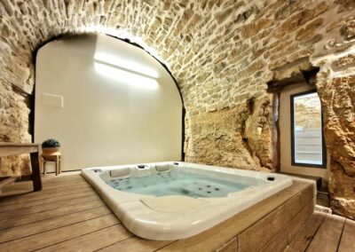 jacuzzi de la casa rural Cal Roseto de Palou